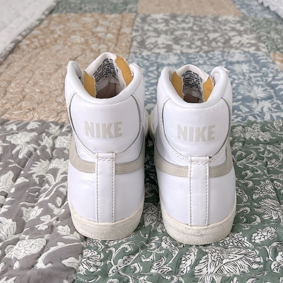 Nike Women’s Blazer '77 Vintage Mid Light Bone Sneaker Size 8 - Picture 10 of 15